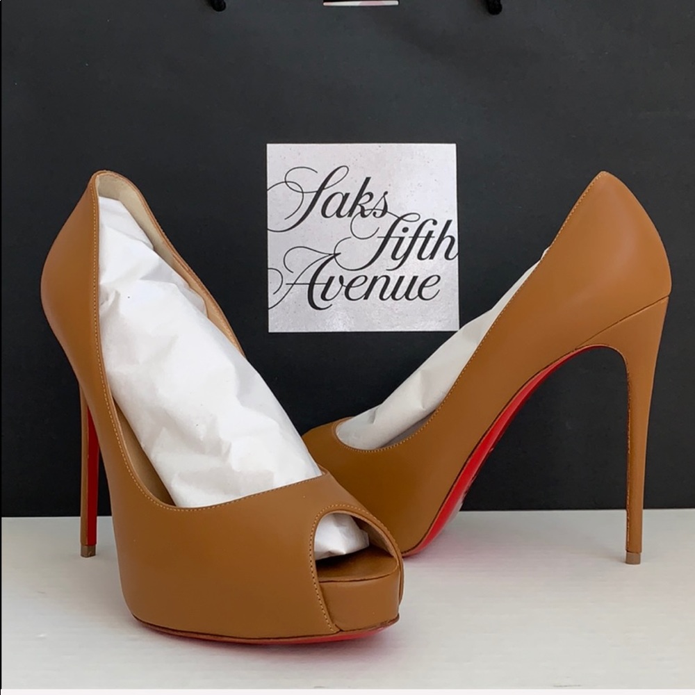 NEW Christian Louboutin Very Prive 120 Pumps 👠